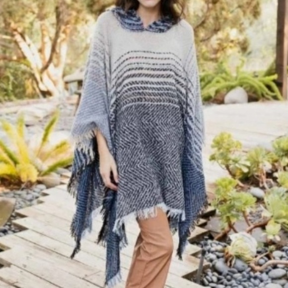 Hooded Poncho w/Herringbone Tweed 🧶Knit Design - Picture 1 of 4